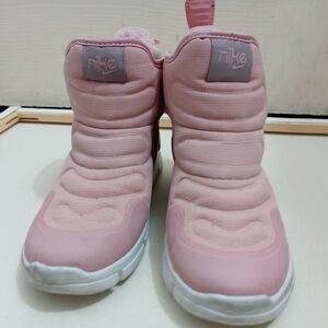 Nike Girls Pink Novice Boots Size 12 AV8339-401